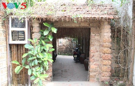 Duong Lam ancient village, “the land of two kings” - ảnh 4
